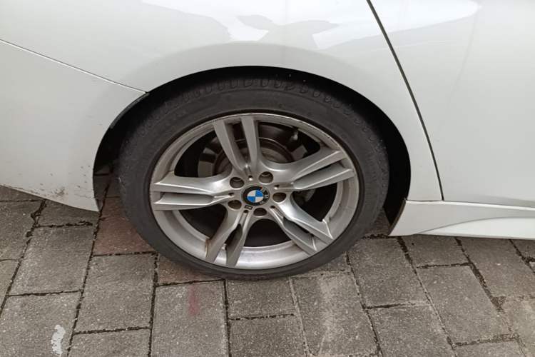 Used BMW 3 Series 2018 320i M Sport Package Exterior 2