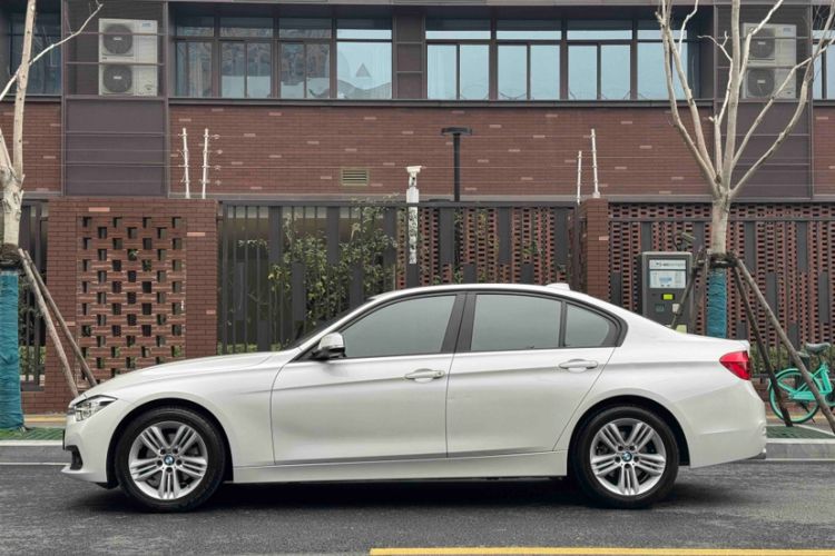 Used BMW 3 Series 2018 318i Exterior 2