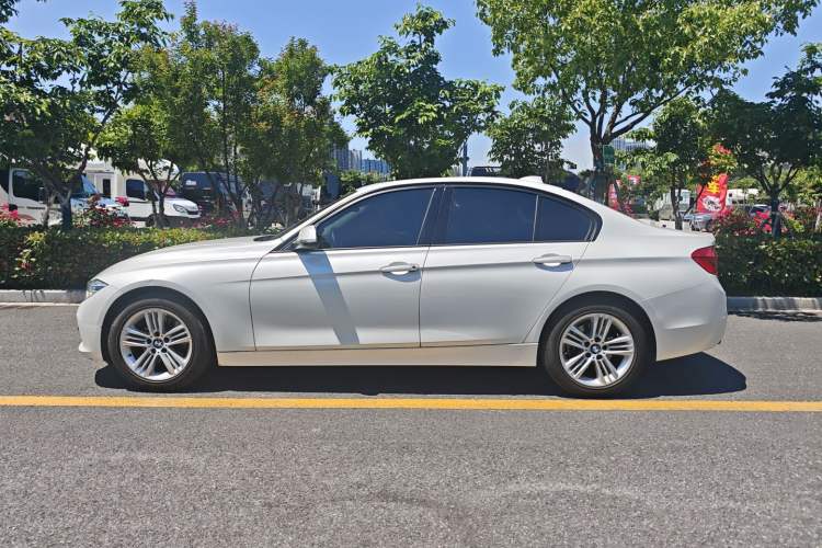 Used BMW 3 Series 2018 318i Exterior 2