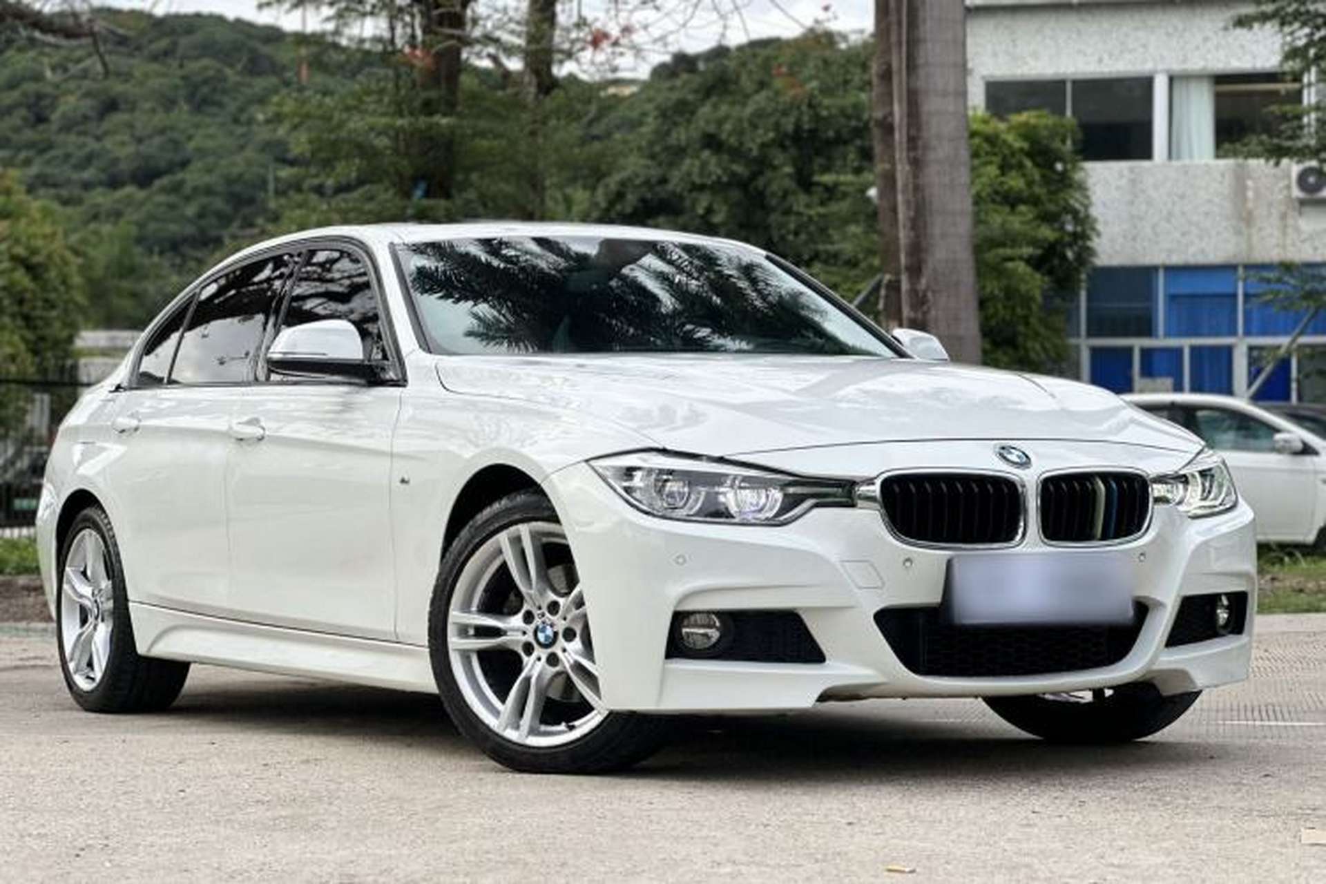 Used BMW 3 Series 2018 320Li Leading Model M Sport Package Exterior 2