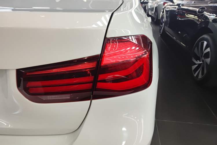Used BMW 3 Series 2018 320Li M Sport Night Edition Exterior 3
