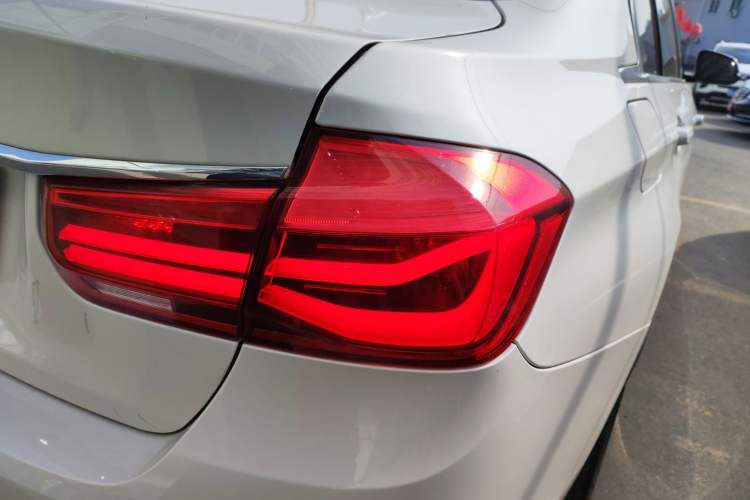 Used BMW 3 Series 2018 320Li Leading Luxury Package Exterior 3