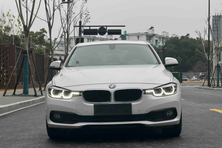 Used BMW 3 Series 2018 318i Exterior 3