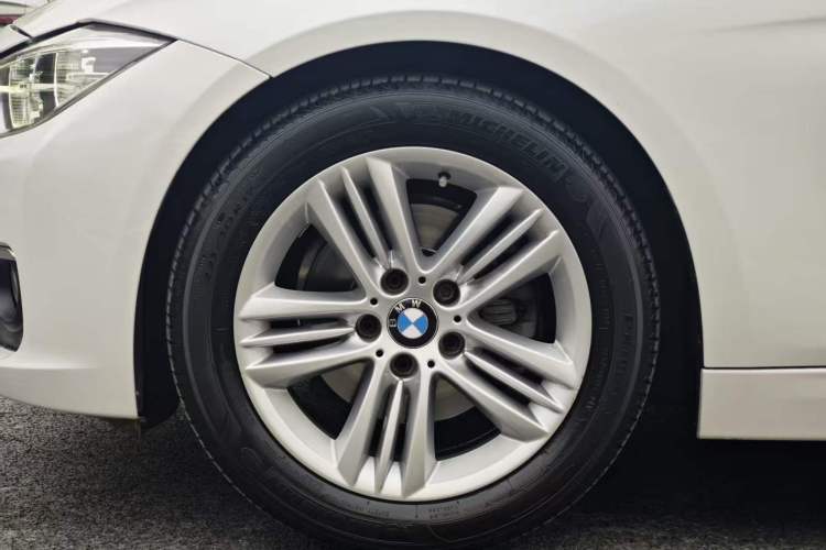 Used BMW 3 Series 2018 318Li Exterior 3