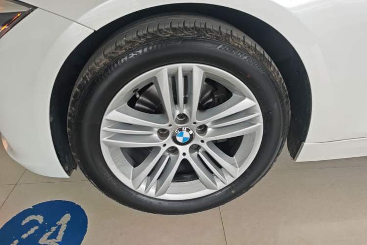 Used BMW 3 Series 2018 318Li Exterior 4