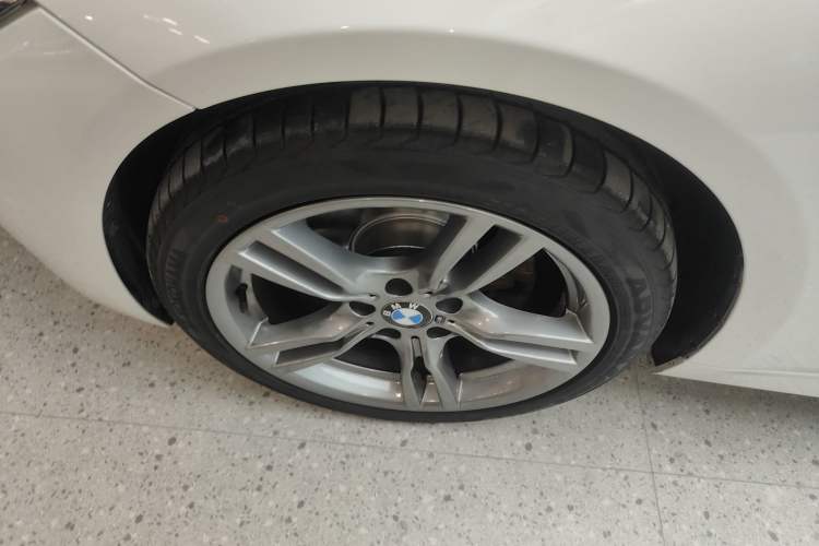 Used BMW 3 Series 2018 320i M Sport Package Exterior 4