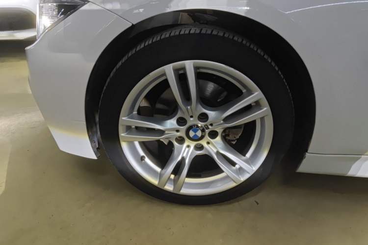 Used BMW 3 Series 2018 320i M Sport Package Exterior 4