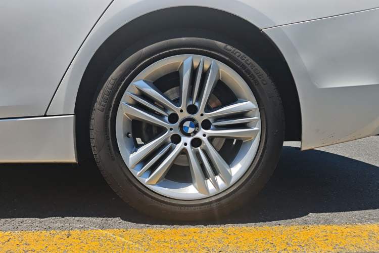Used BMW 3 Series 2018 318i Exterior 4