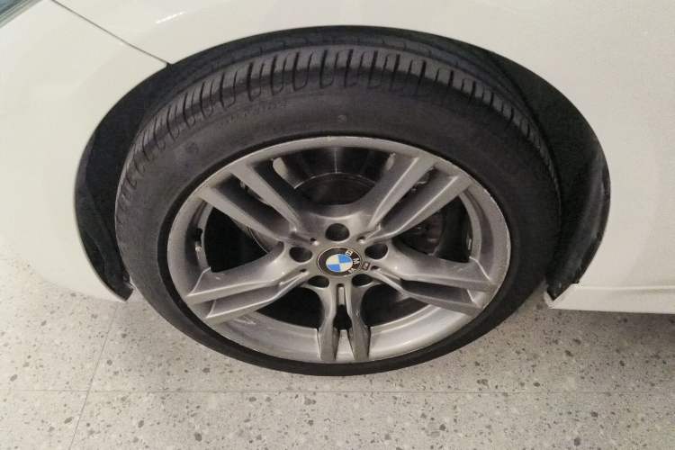 Used BMW 3 Series 2018 320i M Sport Night Edition Exterior 4