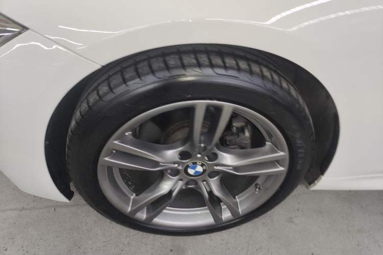 Used BMW 3 Series 2018 320i M Sport Package Exterior 4