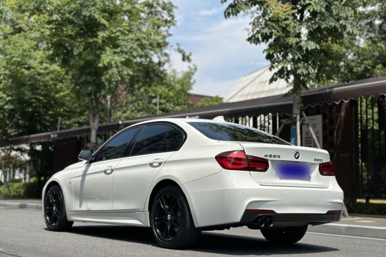 Used BMW 3 Series 2018 320i M Sport Night Edition Exterior 4
