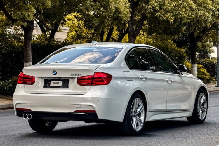 Used BMW 3 Series 2018 320i M Sport Package Exterior 4