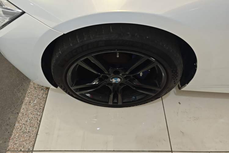 Used BMW 3 Series 2018 320i M Sport Package Exterior 4