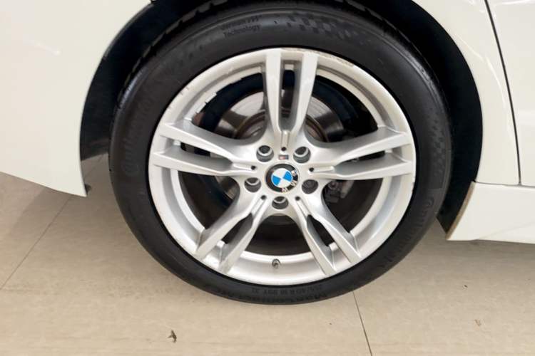 Used BMW 3 Series 2018 320Li Leading Model M Sport Package Exterior 5