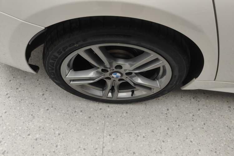 Used BMW 3 Series 2018 320i M Sport Package Exterior 5