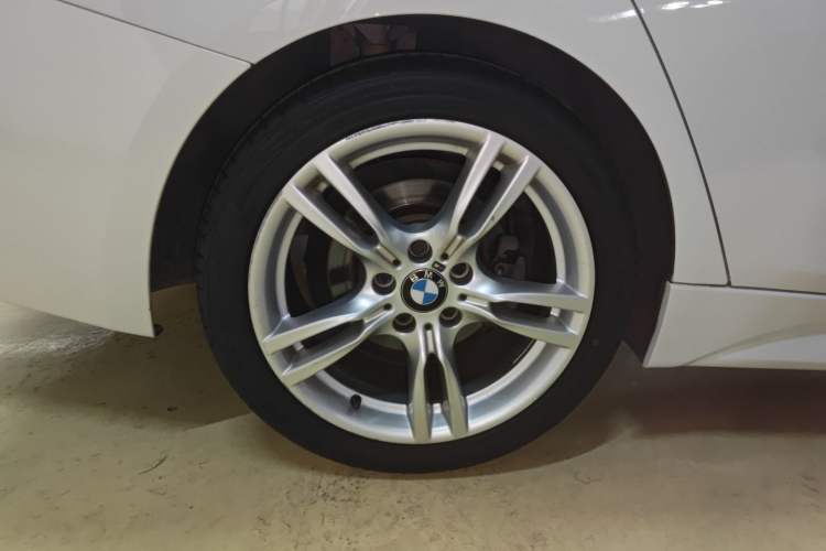 Used BMW 3 Series 2018 320i M Sport Package Exterior 5