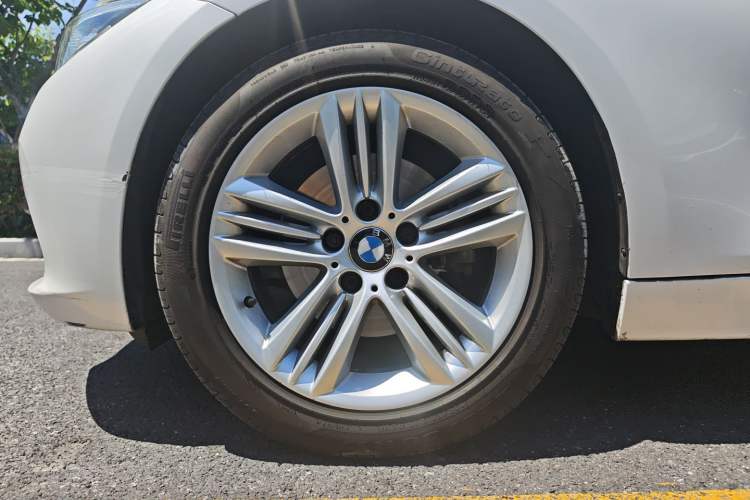 Used BMW 3 Series 2018 318i Exterior 5