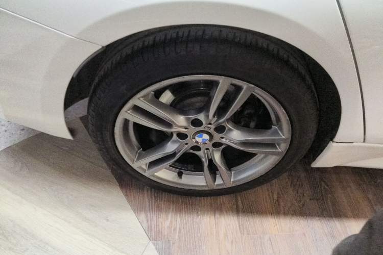 Used BMW 3 Series 2018 320i M Sport Night Edition Exterior 5