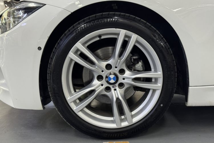 Used BMW 3 Series 2018 320i M Sport Package Exterior 5