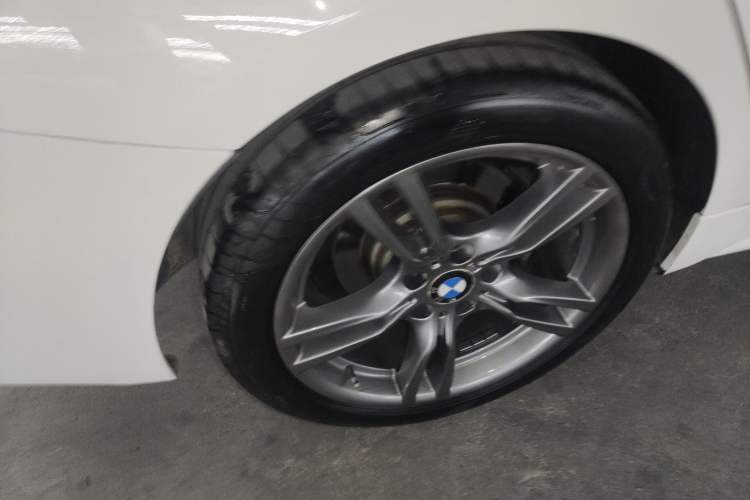 Used BMW 3 Series 2018 320i M Sport Package Exterior 5