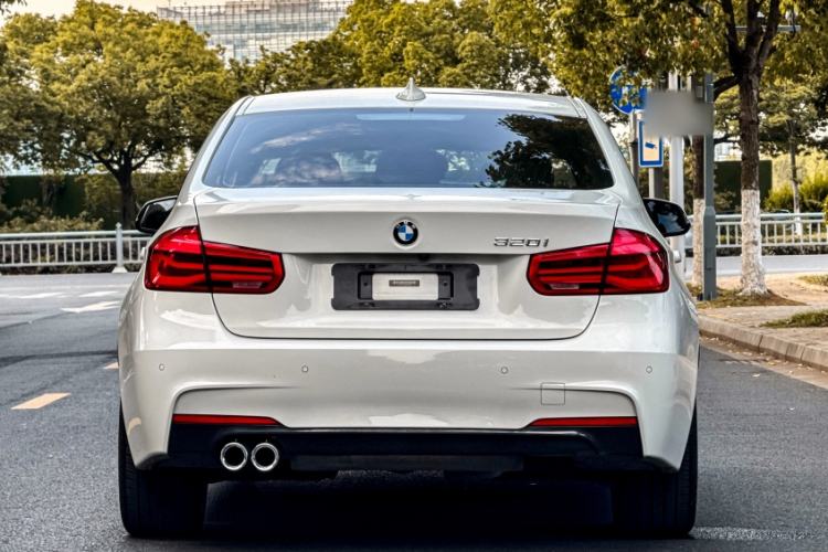 Used BMW 3 Series 2018 320i M Sport Package Exterior 5