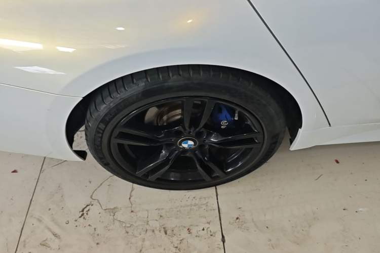 Used BMW 3 Series 2018 320i M Sport Package Exterior 5