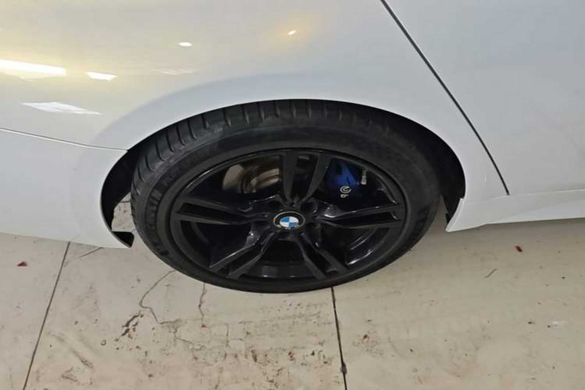 Used BMW 3 Series 2018 320i M Sport Package Exterior 5