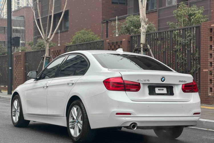 Used BMW 3 Series 2018 318i Exterior 6