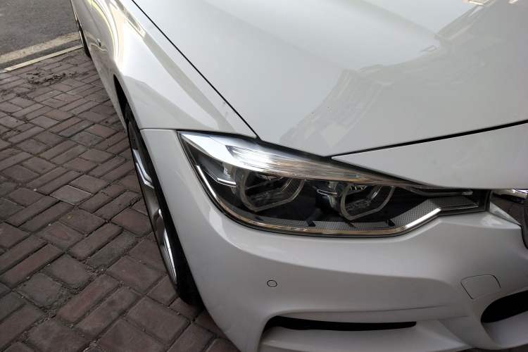 Used BMW 3 Series 2018 320i M Sport Package Exterior 6