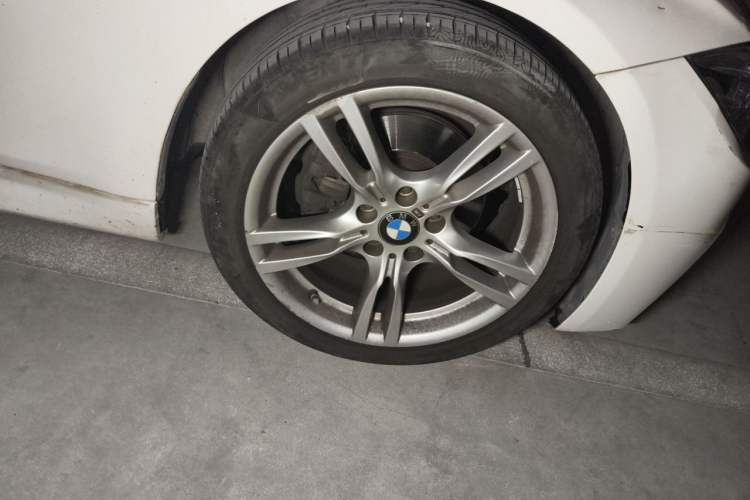 Used BMW 3 Series 2018 320i M Sport Package Exterior 7