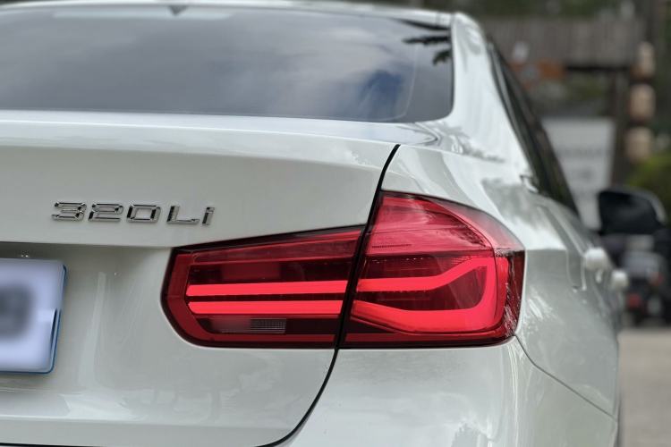 Used BMW 3 Series 2018 320Li Leading Model M Sport Package Exterior 9