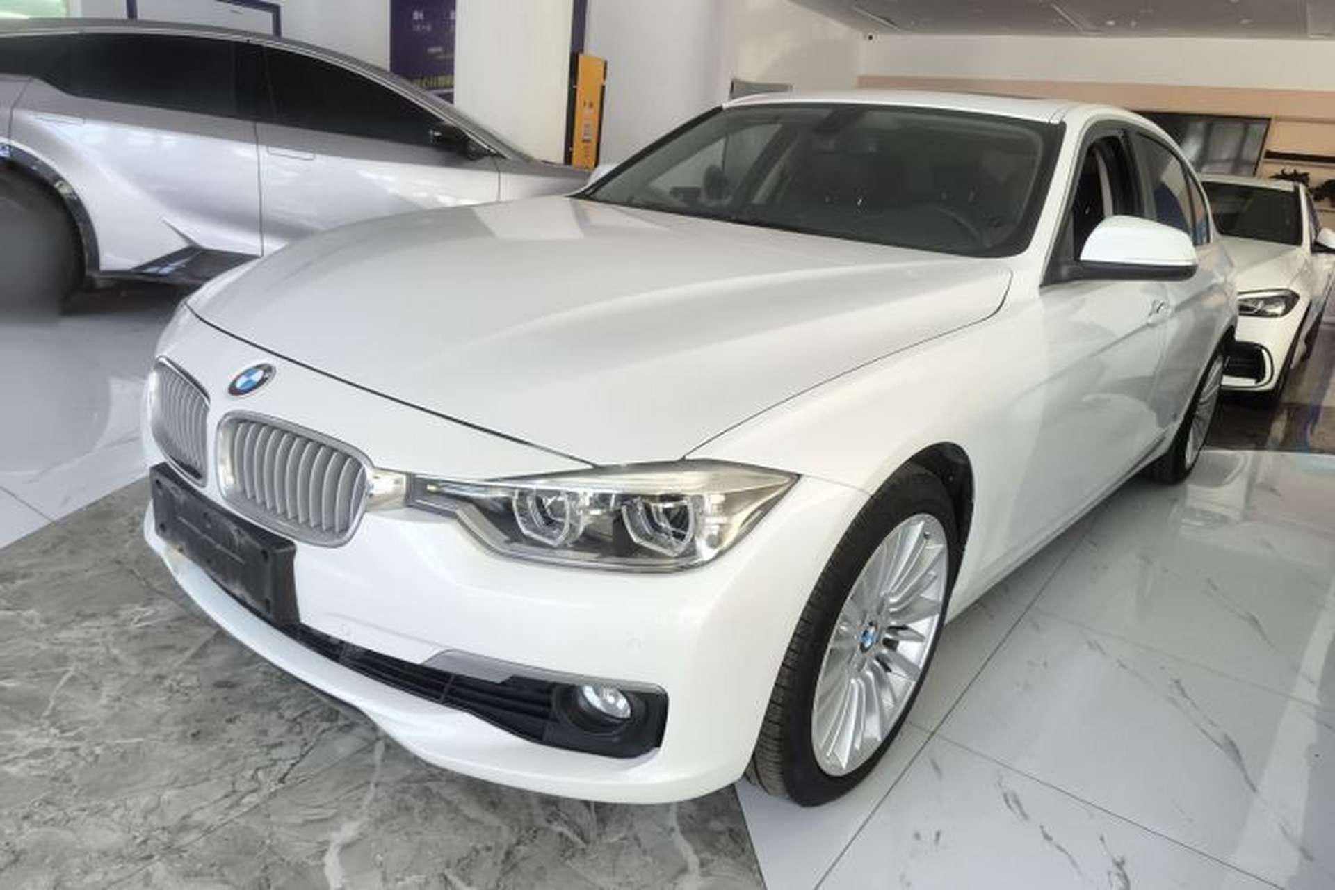 Used BMW 3 Series 2018 320Li Fashion Model Front Left 45 Deg