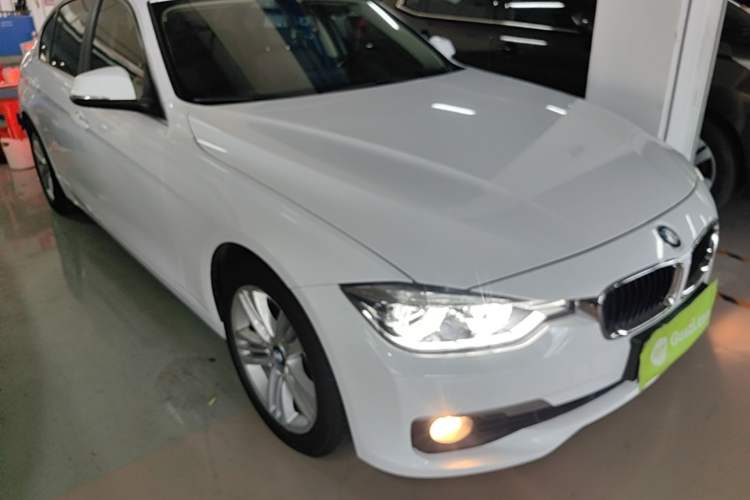 Used BMW 3 Series 2018 318Li Front Right 45 Deg