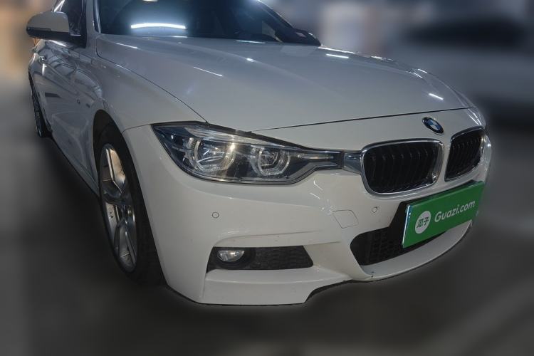 Used BMW 3 Series 2018 320i M Sport Package Front Right 45 Deg
