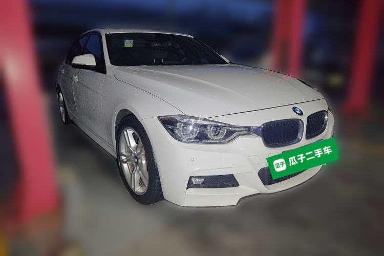 Used BMW 3 Series 2018 320i M Sport Package Front Right 45 Deg