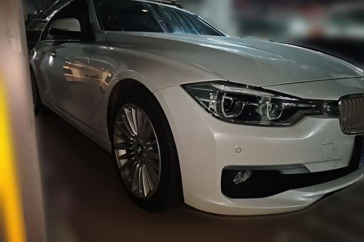 Used BMW 3 Series 2018 320Li Fashion Model Front Right 45 Deg