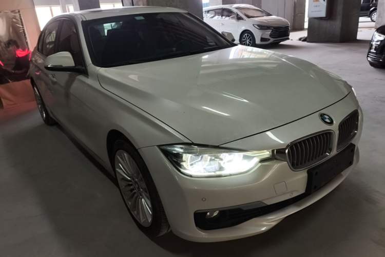 Used BMW 3 Series 2018 320Li Fashion Model Front Right 45 Deg