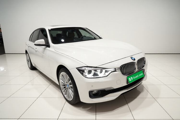 Used BMW 3 Series 2018 320Li Fashion Model Front Right 45 Deg