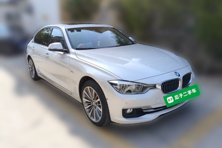 Used BMW 3 Series 2018 330Li xDrive Luxury Package Front Right 45 Deg