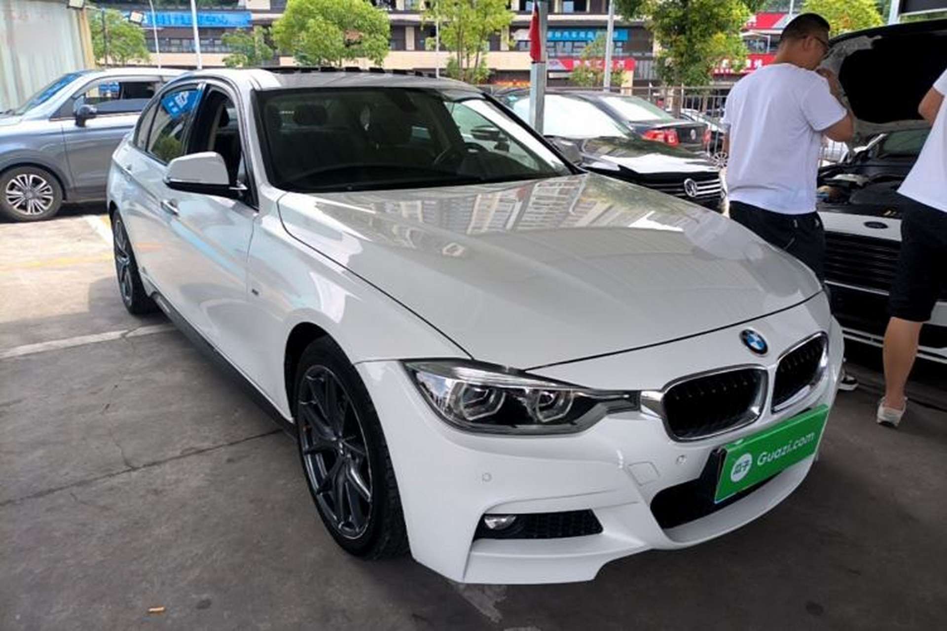 Used BMW 3 Series 2018 320Li Leading Model M Sport Package Front Right 45 Deg