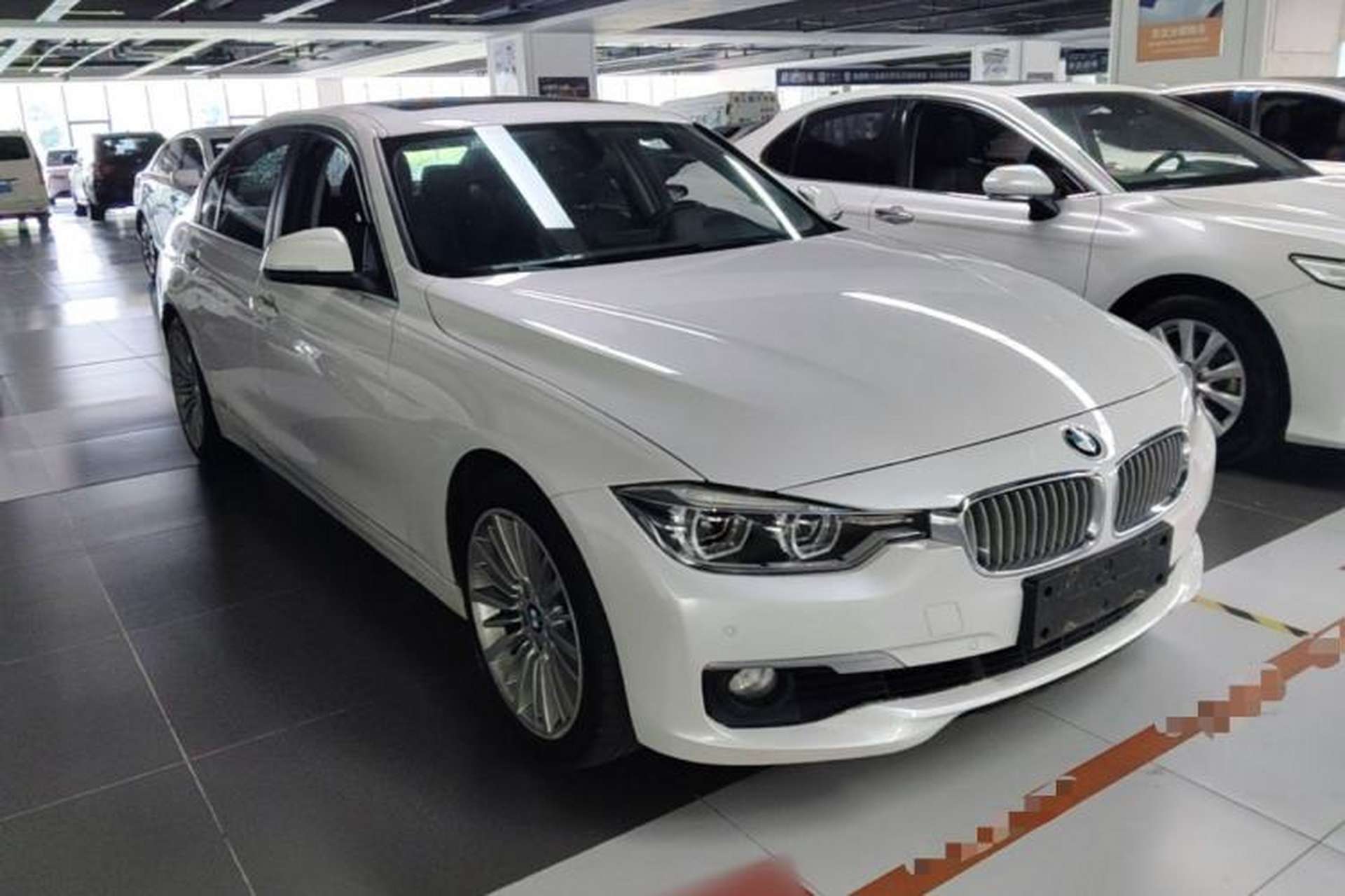 Used BMW 3 Series 2018 320Li Fashion Model Front Right 45 Deg