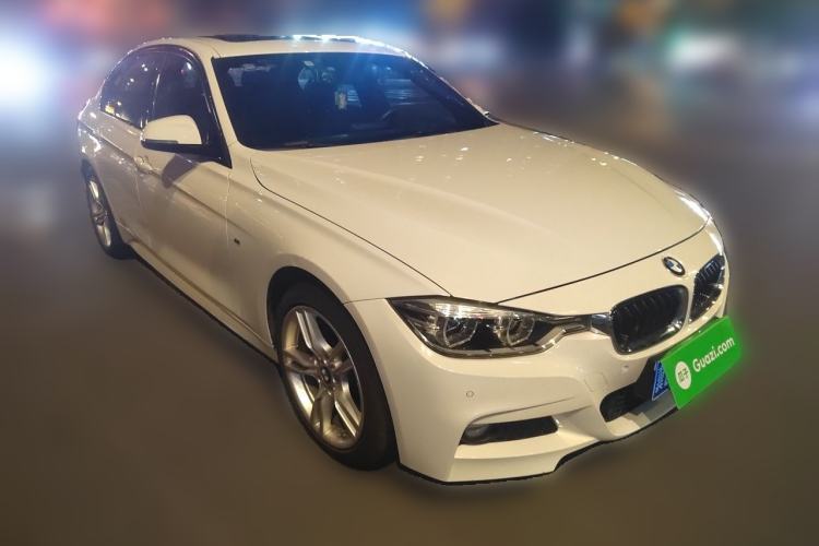 Used BMW 3 Series 2018 320i M Sport Package Front Right 45 Deg