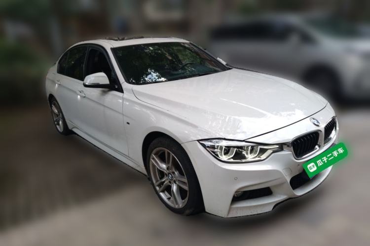 Used BMW 3 Series 2018 320i M Sport Package Front Right 45 Deg