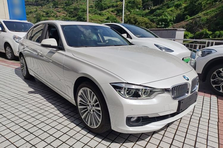 Used BMW 3 Series 2018 320Li Fashion Model Front Right 45 Deg