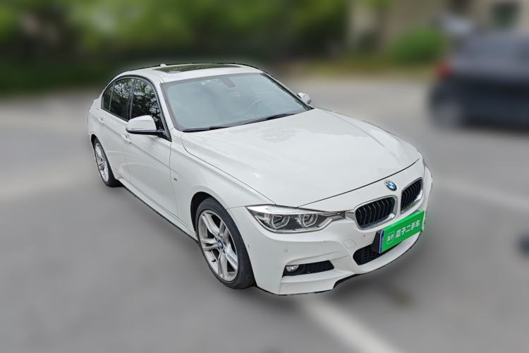 Used BMW 3 Series 2018 320i M Sport Package Front Right 45 Deg
