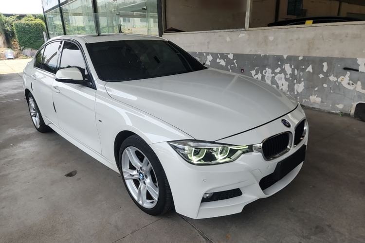 Used BMW 3 Series 2018 320i M Sport Package Front Right 45 Deg