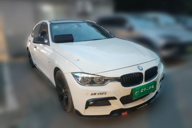 Used BMW 3 Series 2018 320i M Sport Package Front Right 45 Deg
