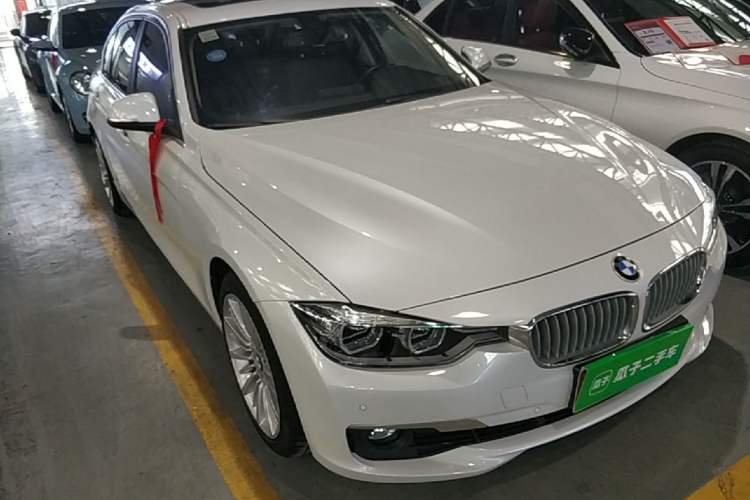 Used BMW 3 Series 2018 320Li Fashion Model Front Right 45 Deg