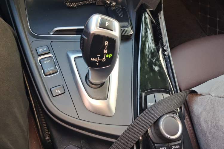 Used BMW 3 Series 2018 320Li Fashion Model Gear Lever