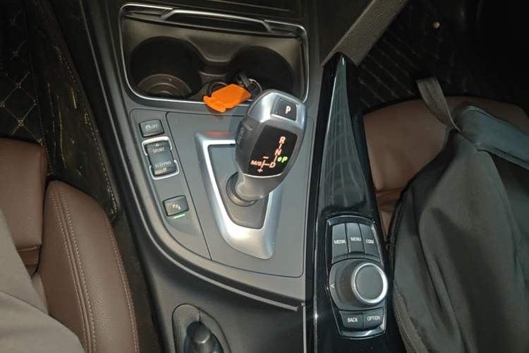 Used BMW 3 Series 2018 320Li Fashion Model Gear Lever